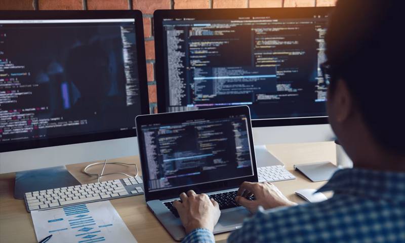 数据科学选型：R与Python如何赋能潮州网站建设？